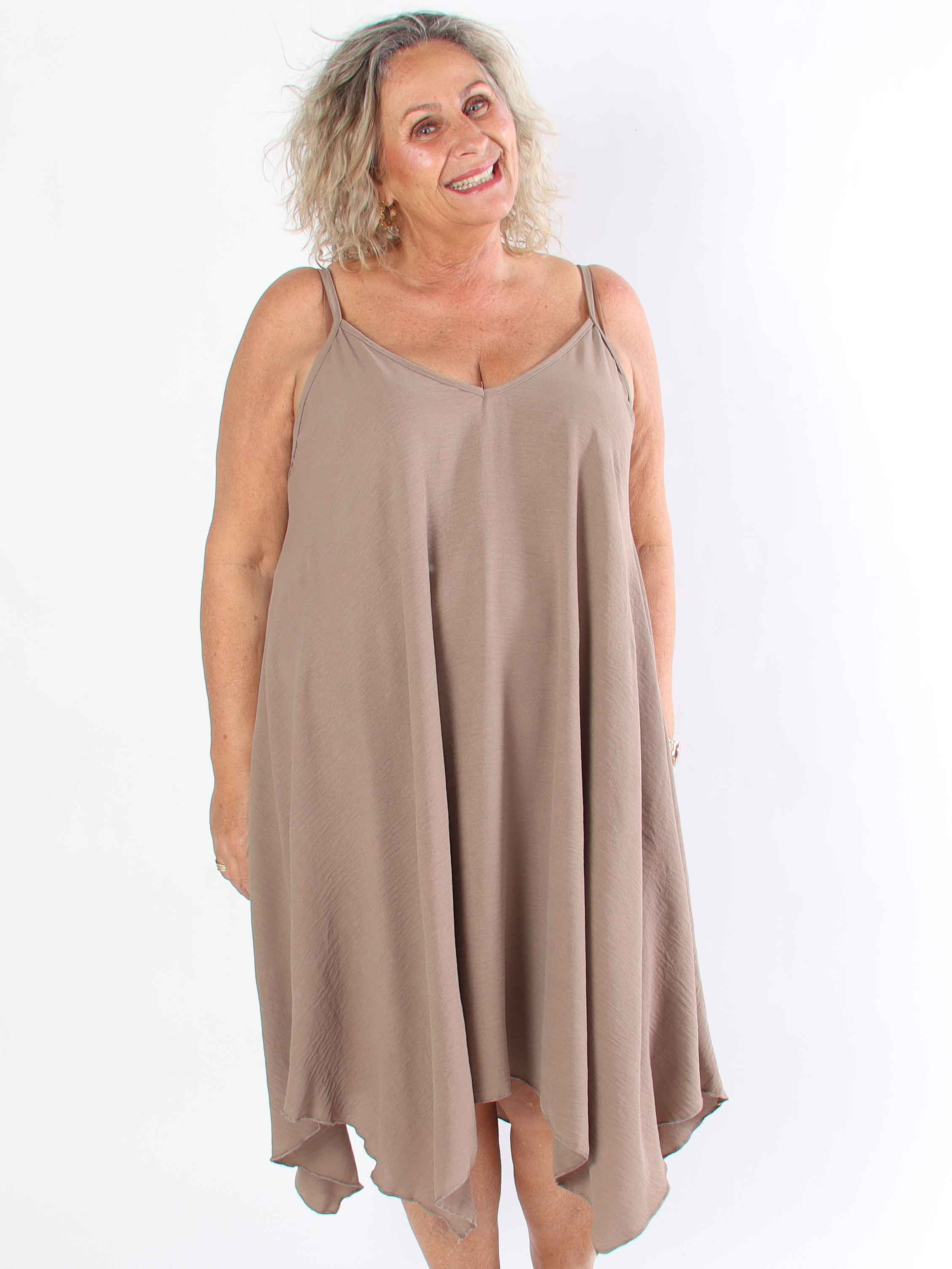 Galadriel - Söt lätt plus size klänning i viskos